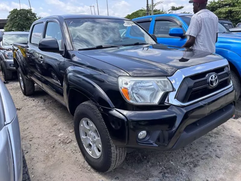 Toyota Tacoma   - 2015
