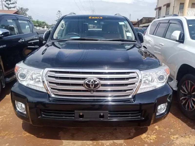 Toyota Landcruiser  V8   - 2015
