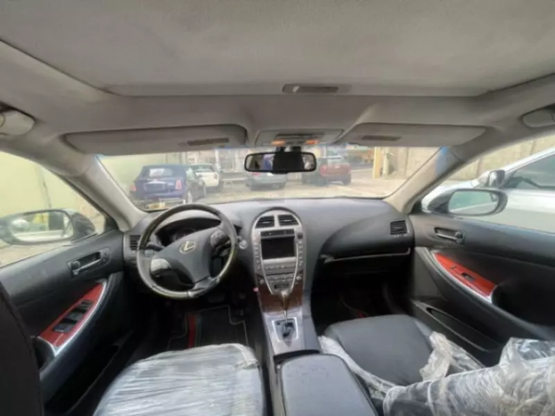 Lexus ES 350   - 2010