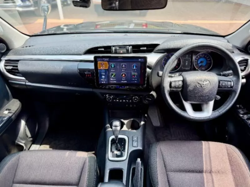 Toyota Hilux    - 2018