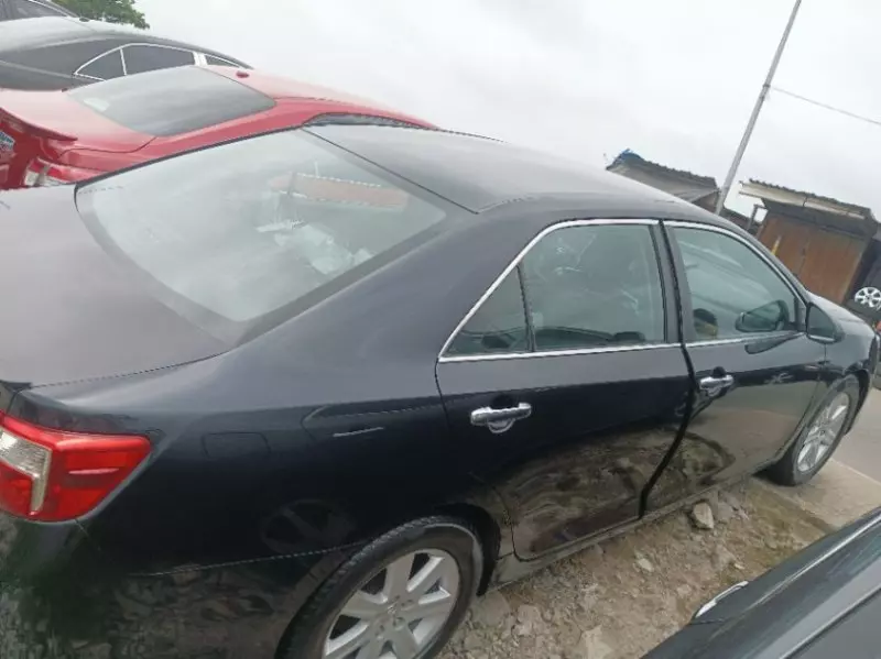 Toyota camry   - 2013