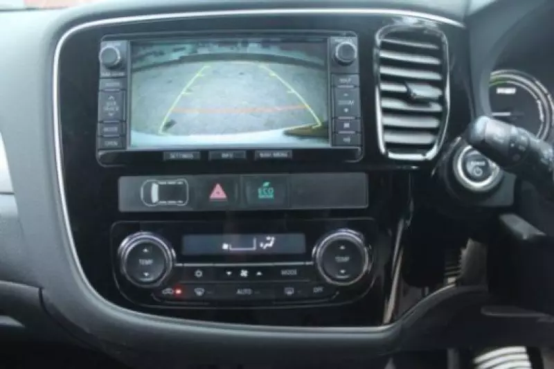 Mitsubishi Plug-in Hybrid Outlander   - 2015