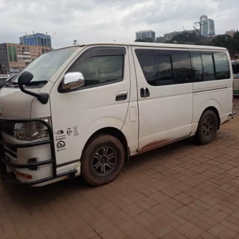 Toyota Hiace   - 2010