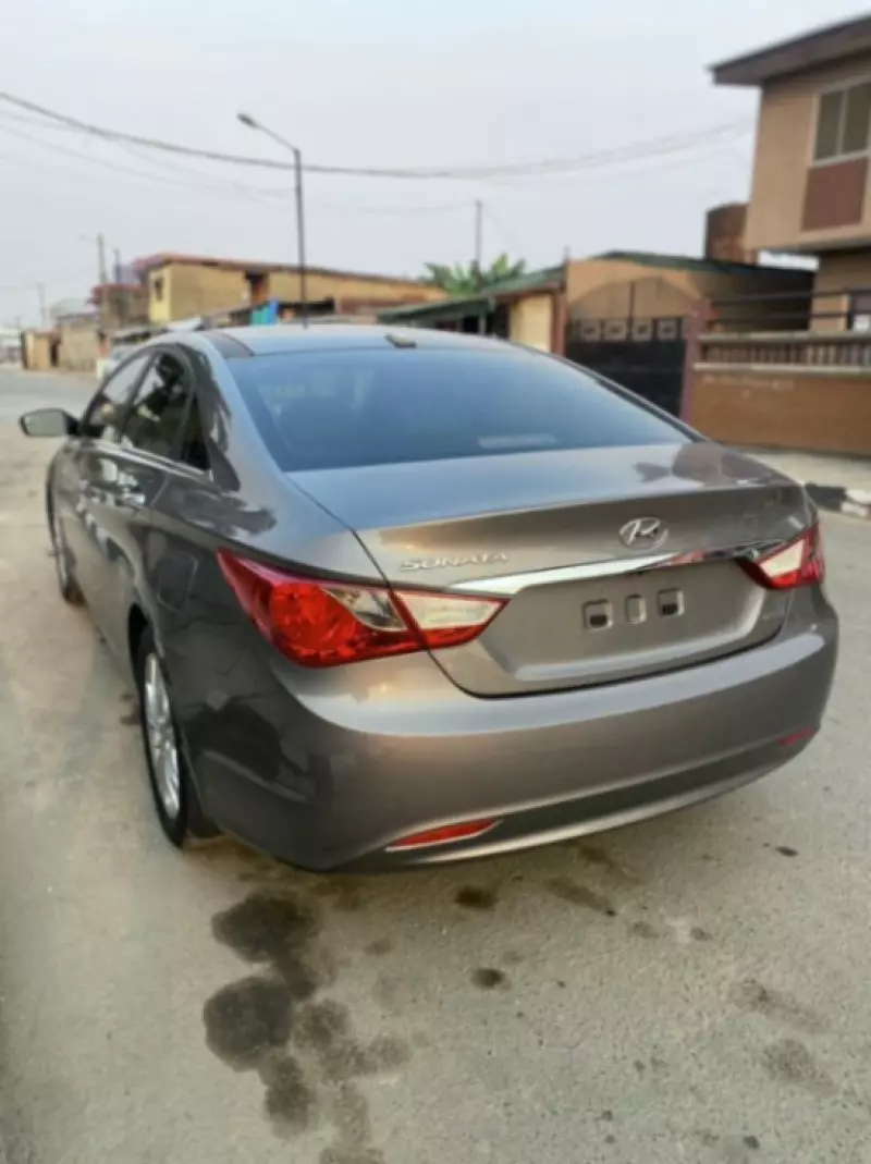 Hyundai Sonata   - 2013