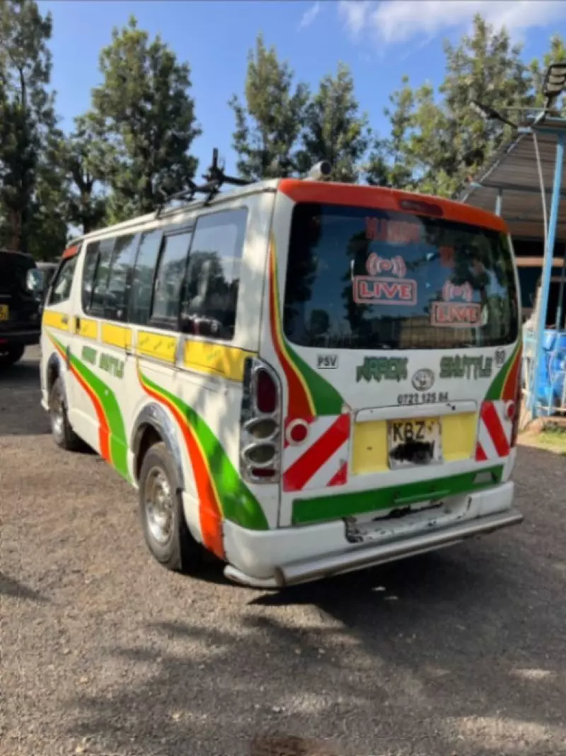 Toyota Hiace   - 2011