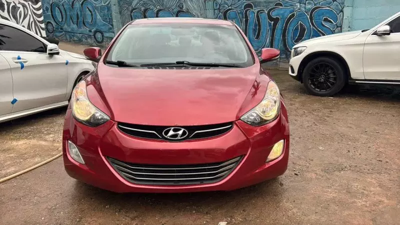 Hyundai Elantra   - 2013