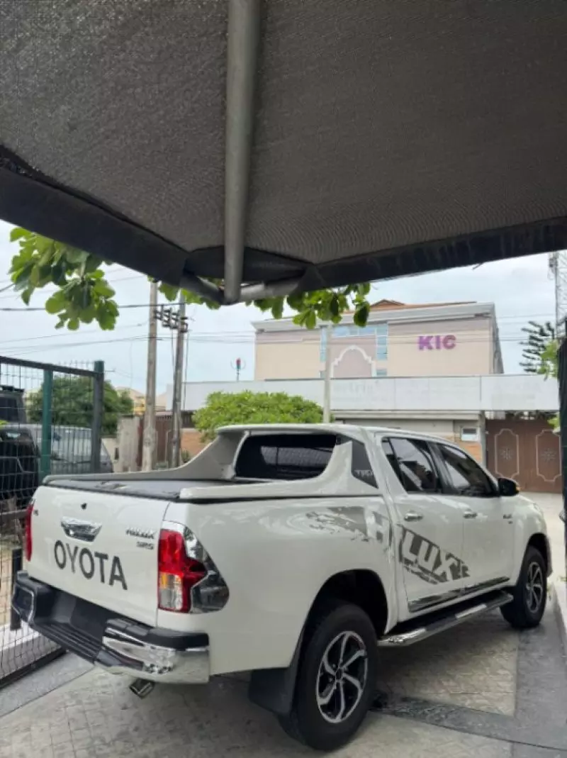 Toyota Hilux   - 2020