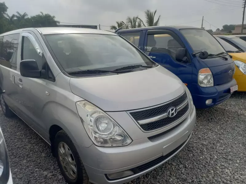 Hyundai H-1 Starex   - 2009