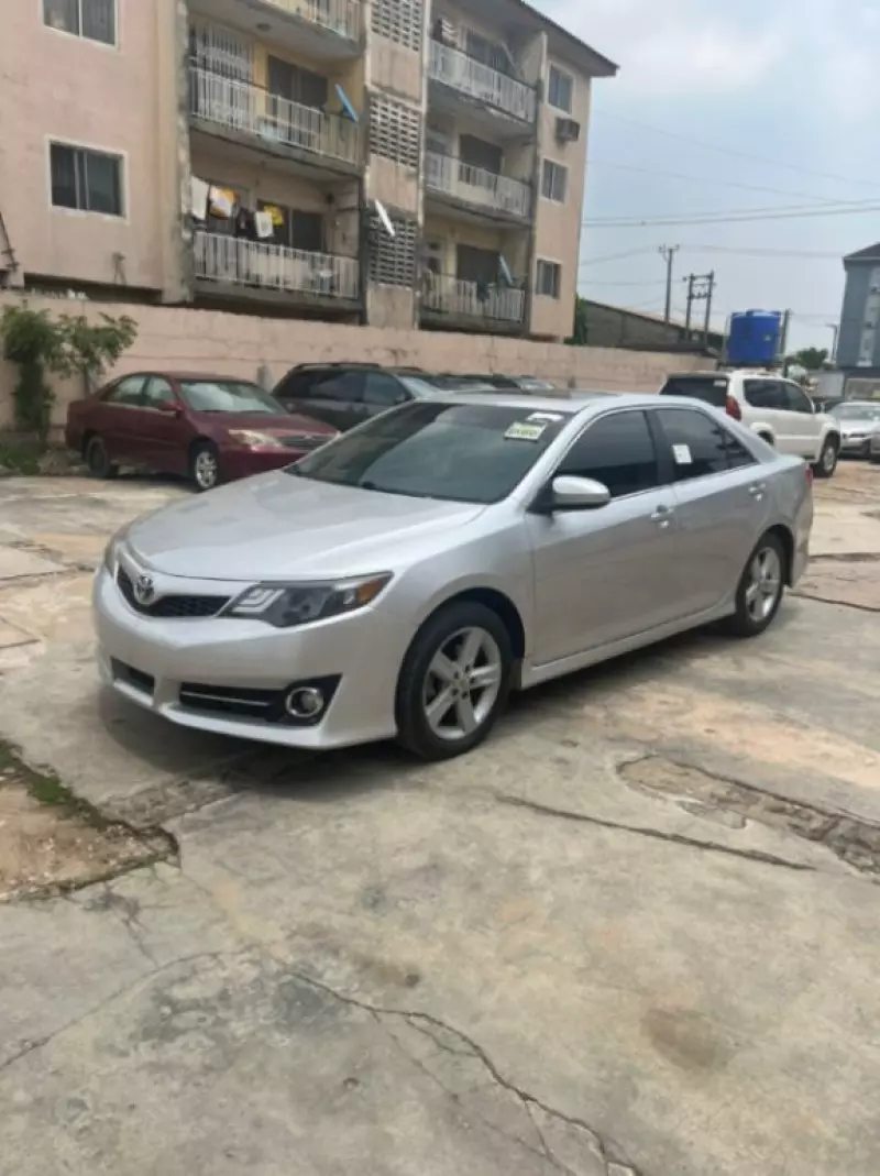 Toyota Camry   - 2014
