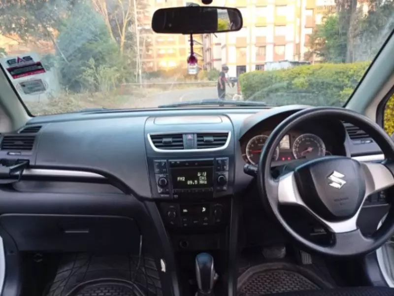 Toyota Vitz   - 2013
