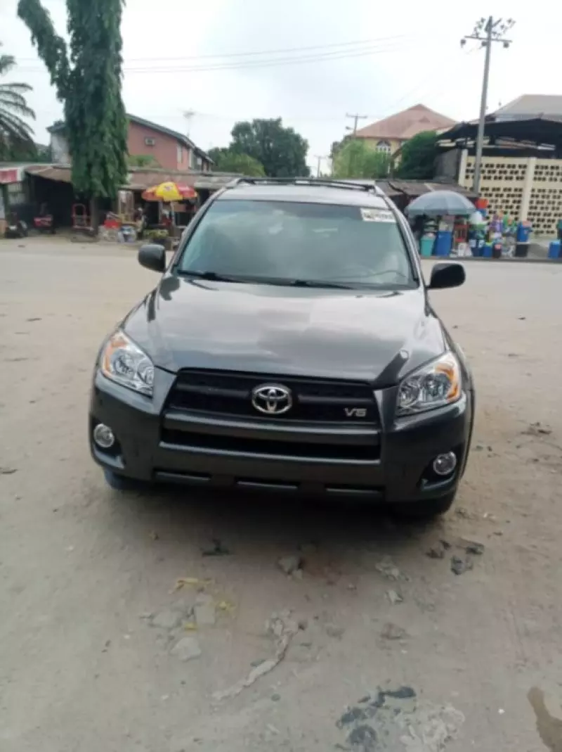 Toyota Rav4   - 2011