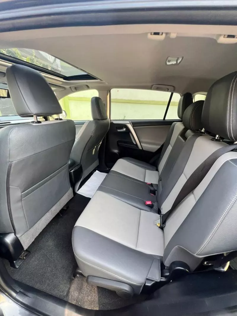 Toyota RAV 4   - 2015