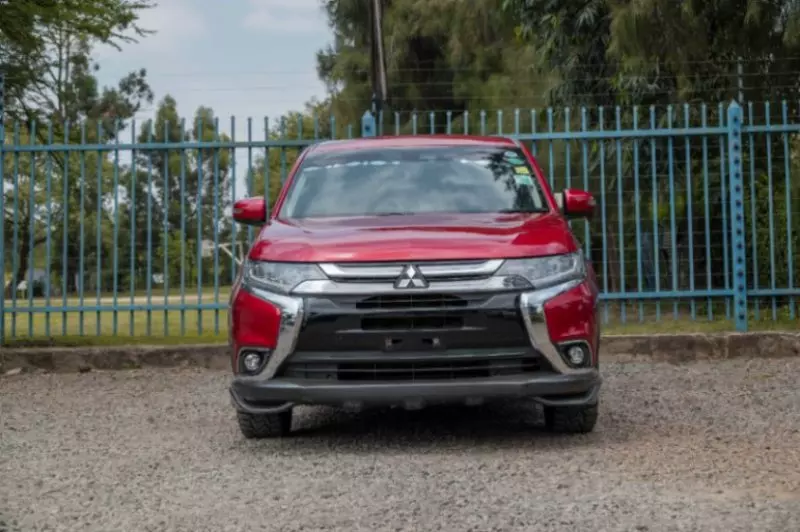 Mitsubishi OUTLANDER   - 2017