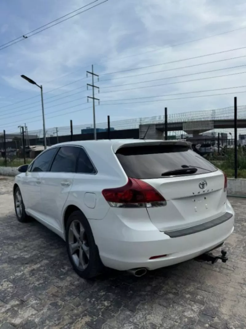 Toyota Venza   - 2012