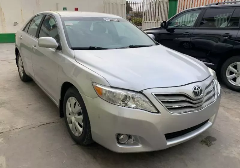 Toyota Camry   - 2011