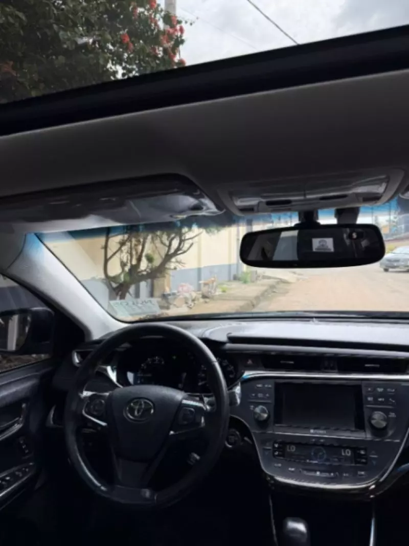 Toyota Avalon   - 2013