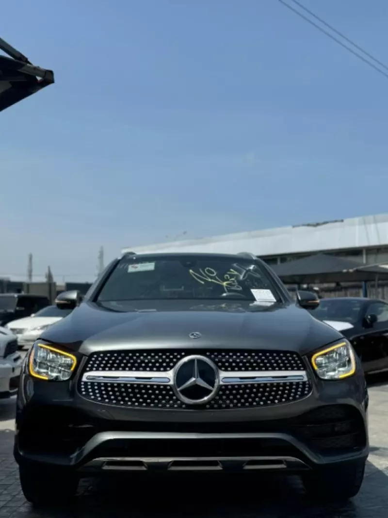 Mercedes-Benz GLC 300   - 2021