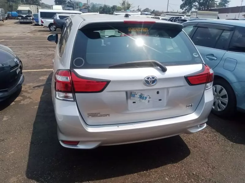 Toyota Fielder hybrid    - 2016