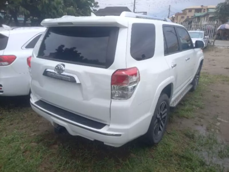 Toyota 4-Runner   - 2011