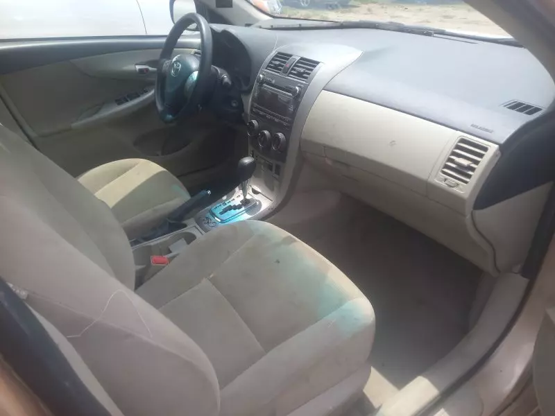 Toyota Corolla   - 2012