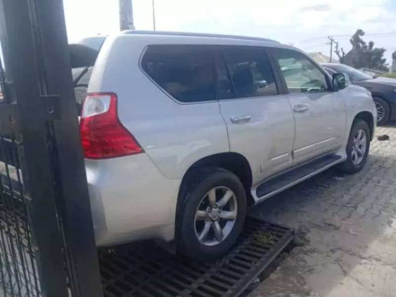 Lexus GX 460   - 2012