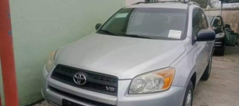 Toyota RAV 4   - 2010
