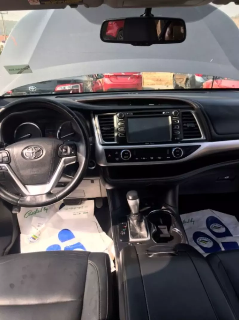 Toyota Highlander   - 2015