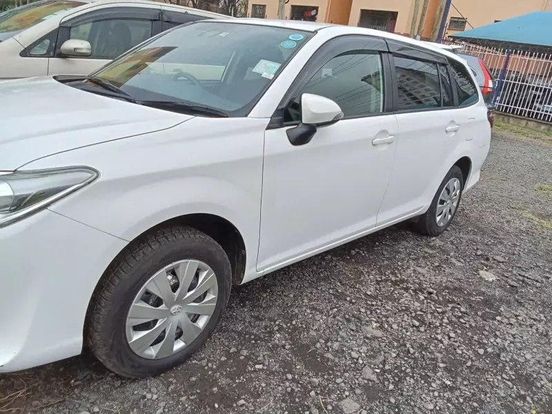 Toyota Fielder    - 2017