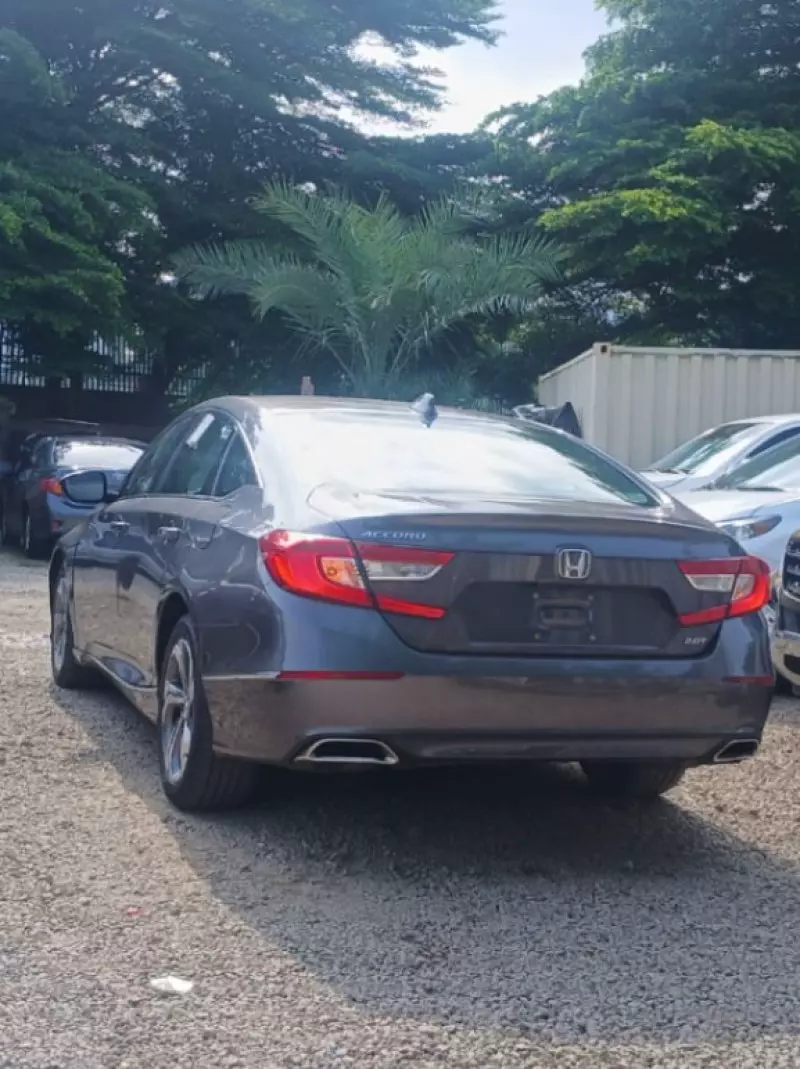 Honda Accord   - 2018