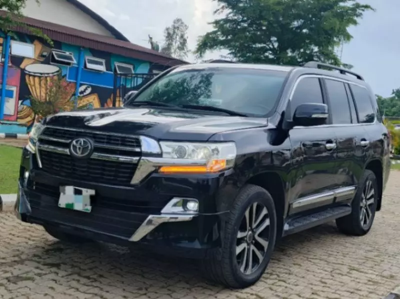 Toyota Landcruiser  V8   - 2009
