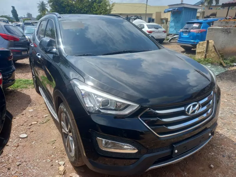 Hyundai Santa Fe   - 2015