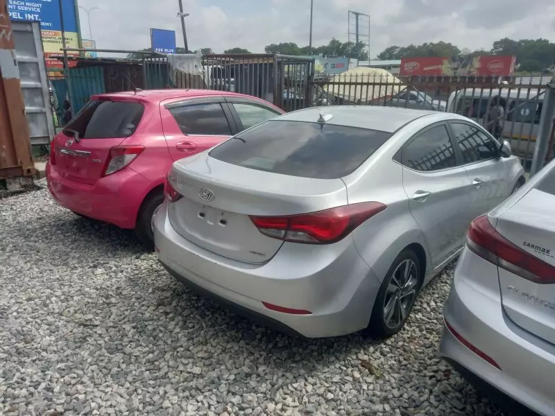Hyundai Elantra   - 2015