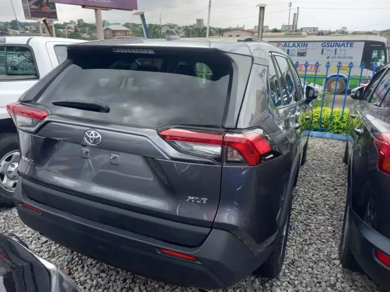 Toyota RAV 4   - 2020