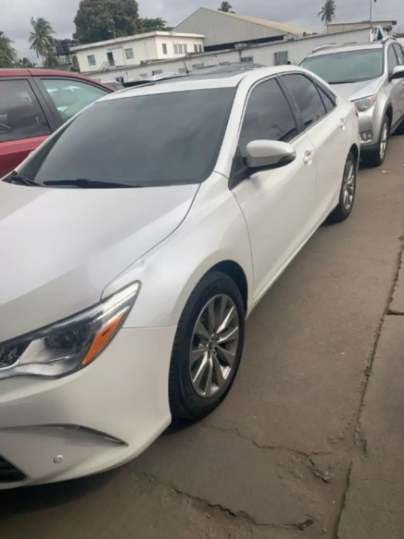 Toyota Camry   - 2016
