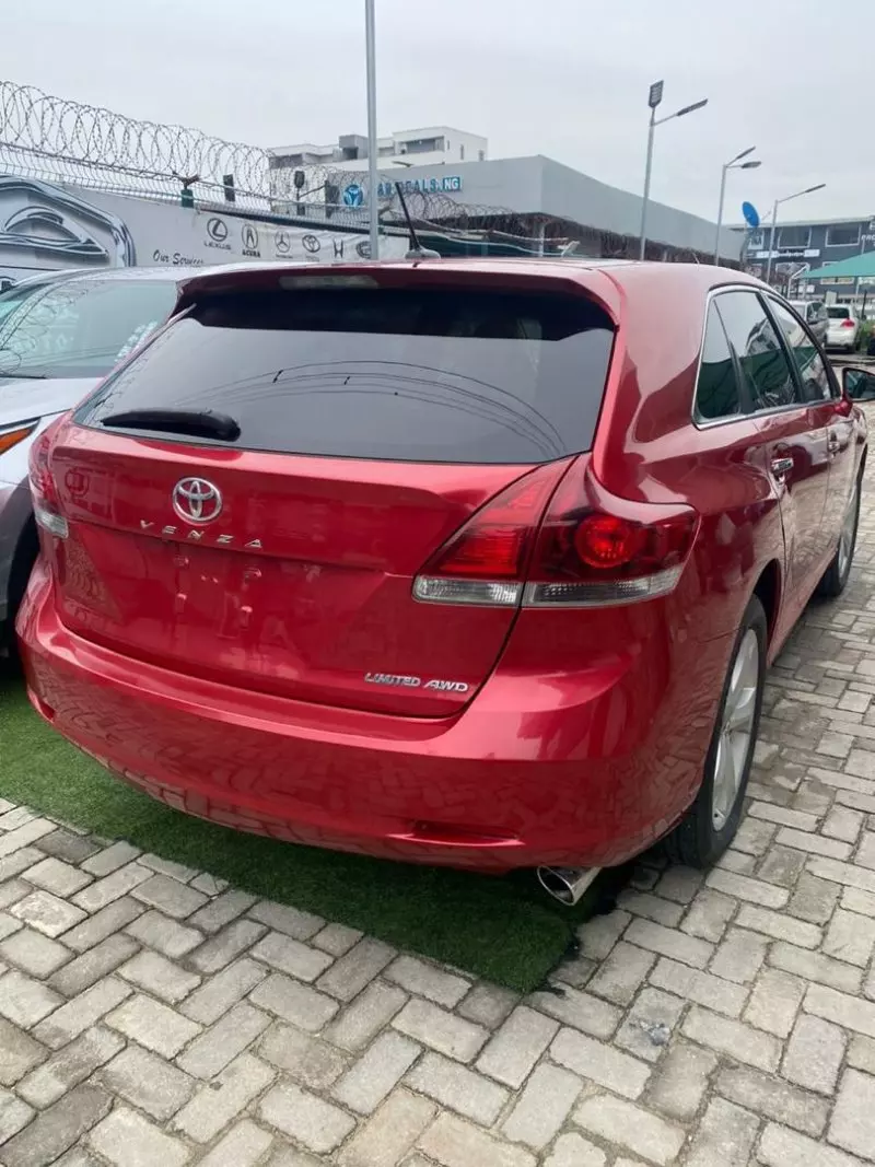 Toyota Venza   - 2013