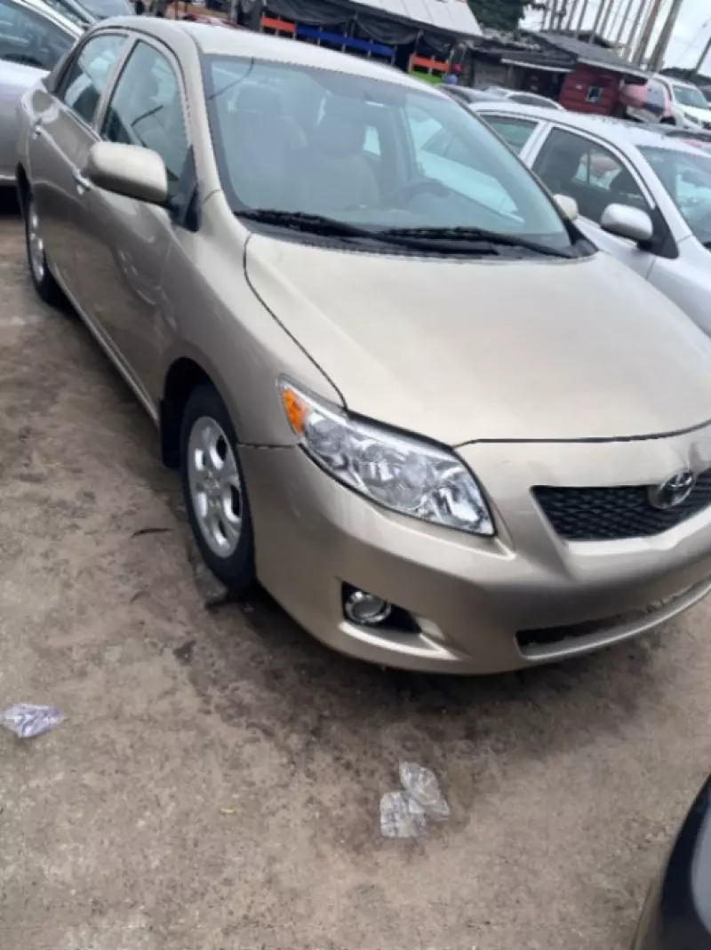 Toyota Corolla   - 2013