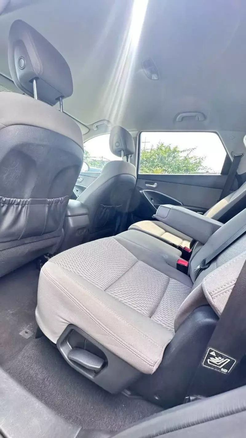 Hyundai Santa Fe   - 2016