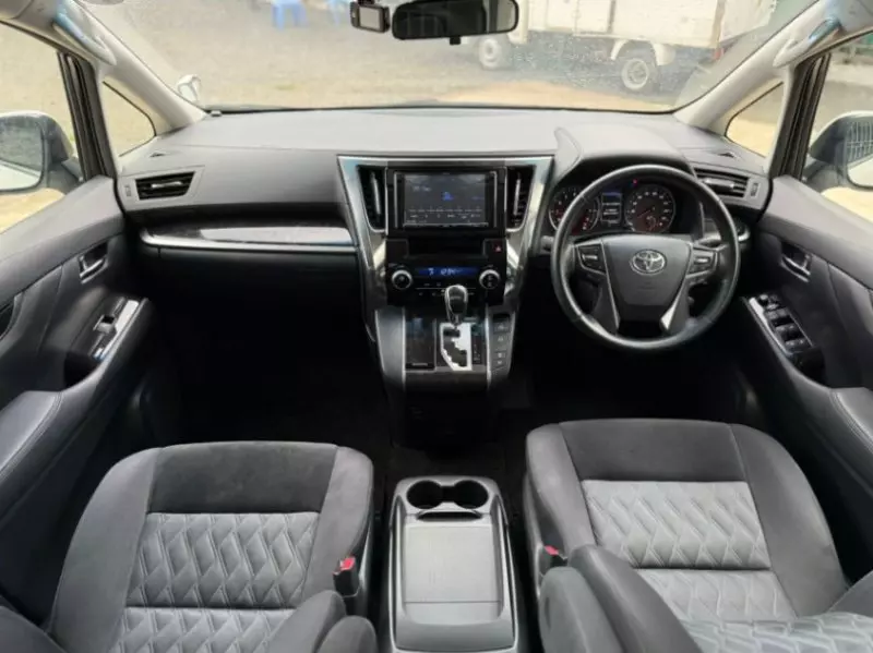 Toyota Alphard   - 2018