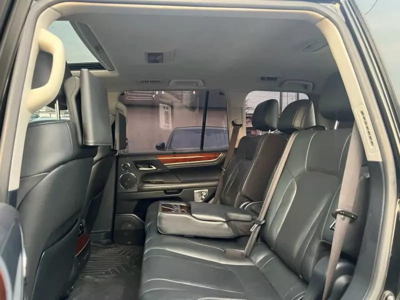 Lexus LX 570   - 2017