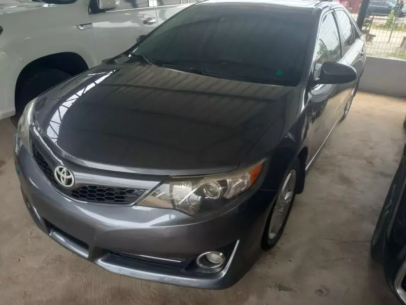 Toyota Camry   - 2014