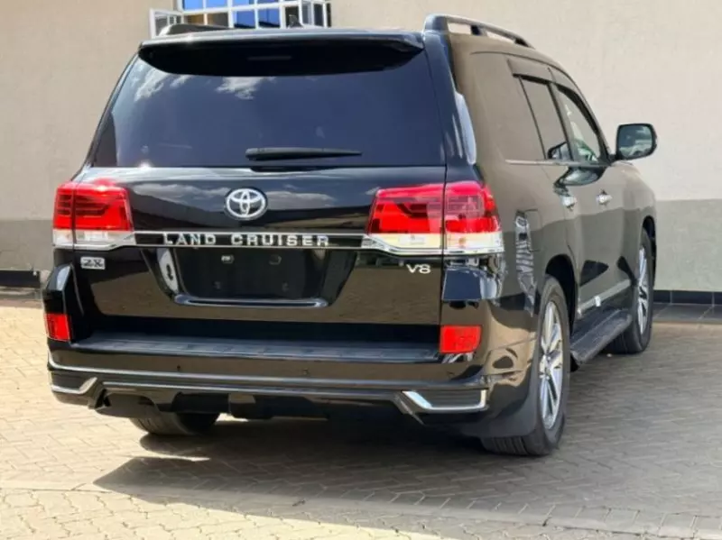 Toyota Land Cruiser V8   - 2020