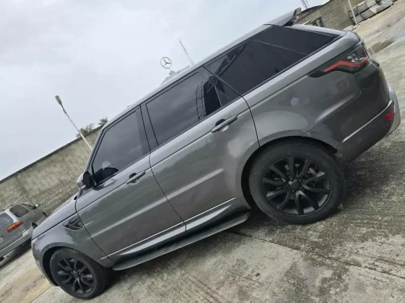 Land Rover Range Rover Sport   - 2014