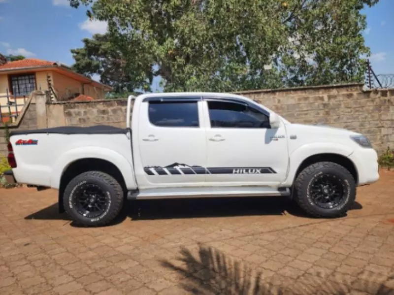 Toyota Hilux   - 2008