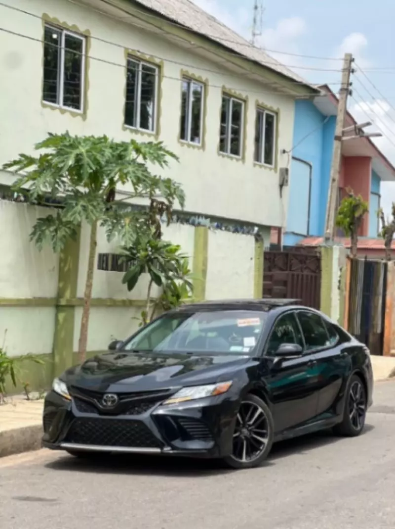 Toyota Camry   - 2018