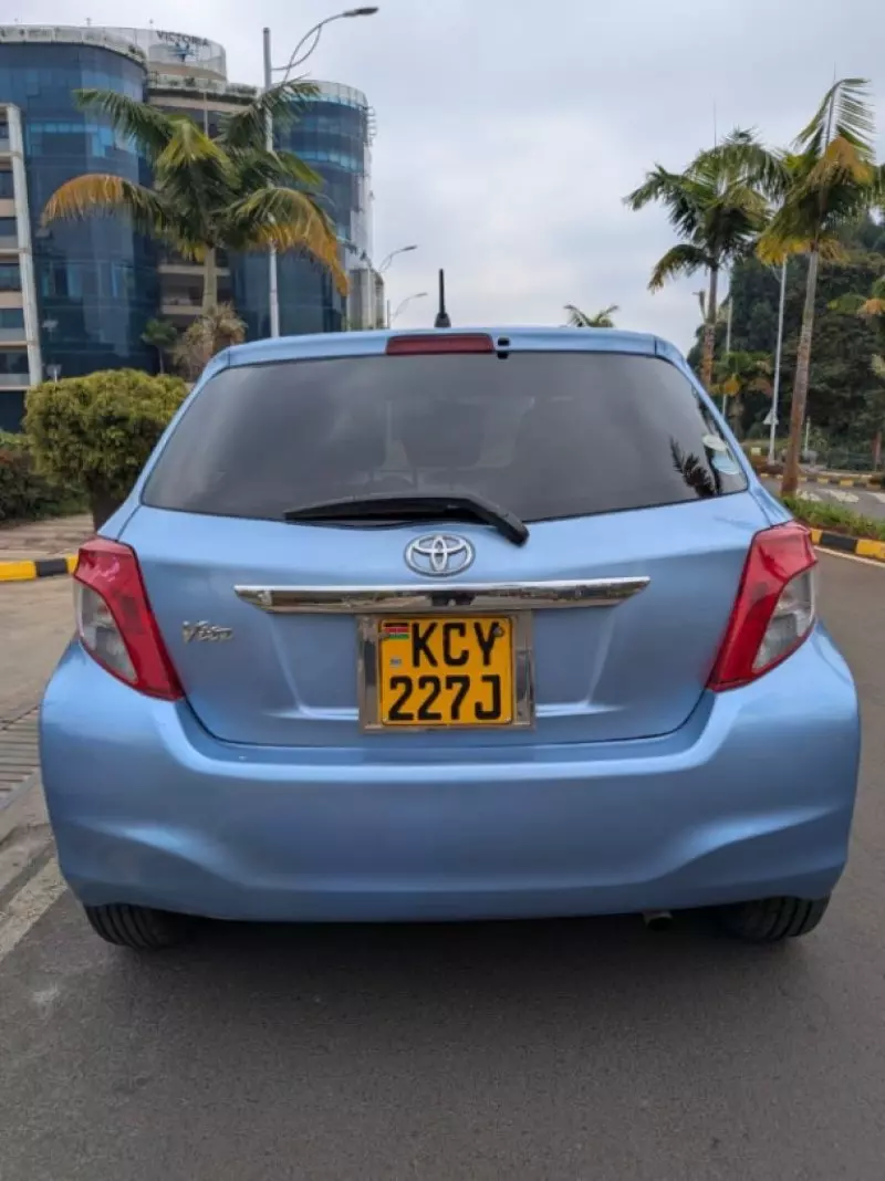 Toyota Vitz   - 2010