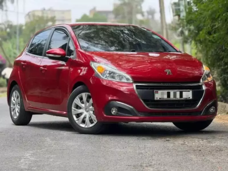 Peugeot 208   - 2017
