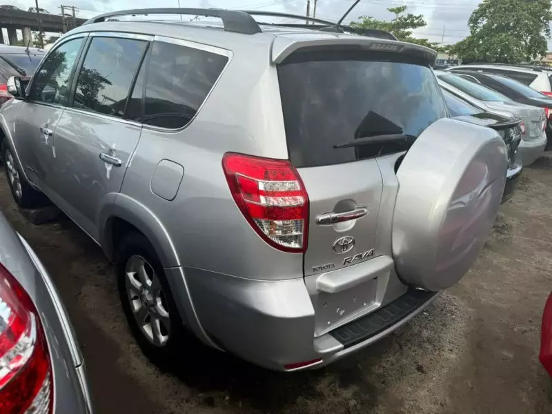 Toyota RAV 4   - 2009