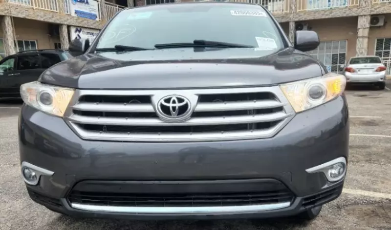 Toyota Highlander   - 2012