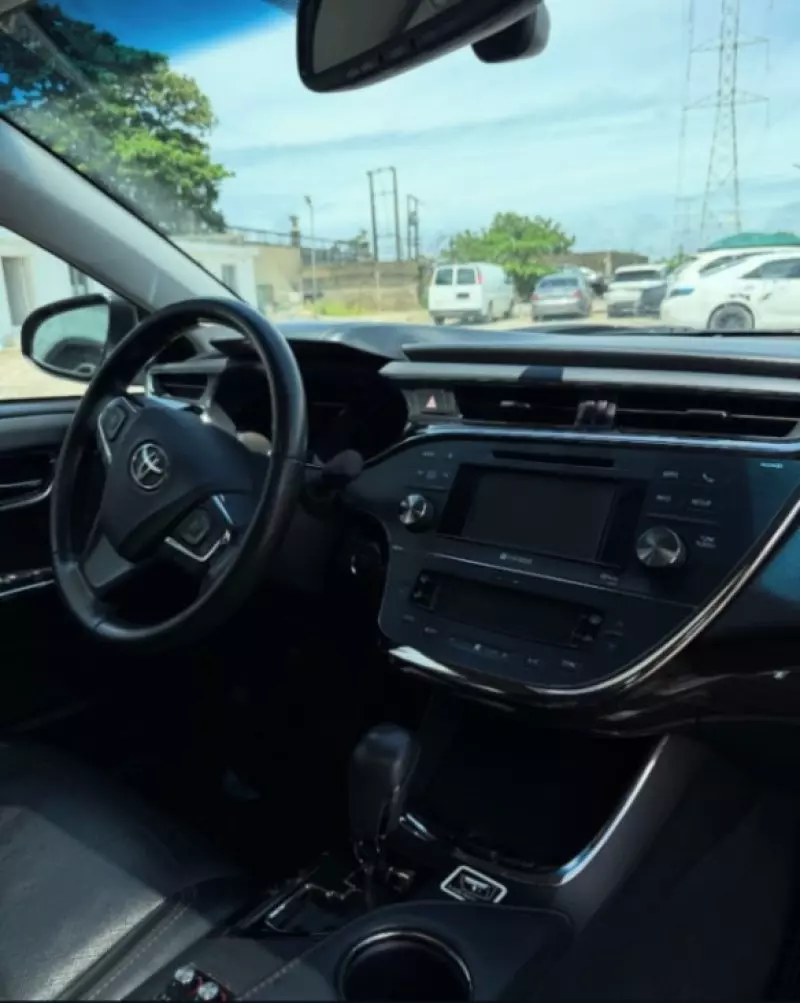 Toyota Avalon   - 2013