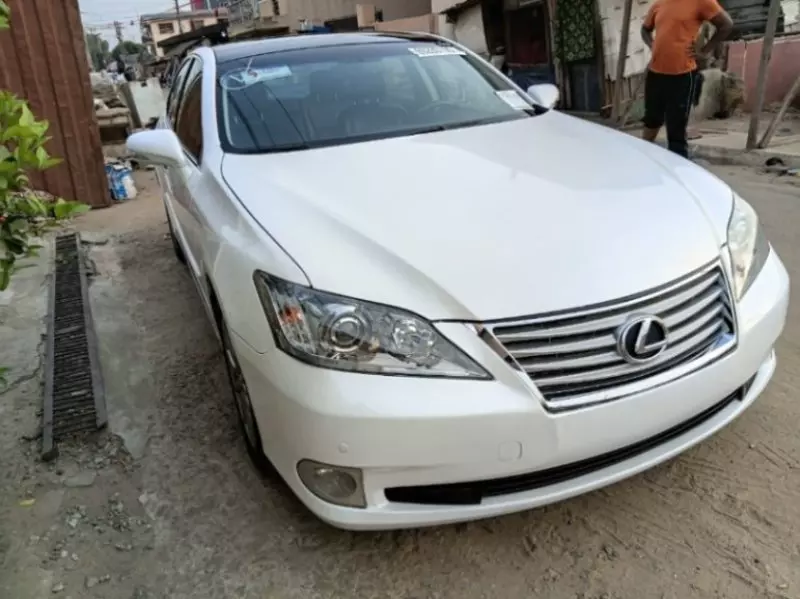 Lexus ES